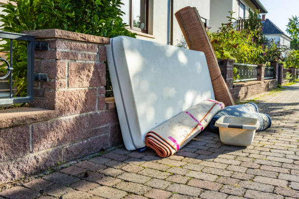 Best Yard Cleanup Services  in Six Mile Run, NJ